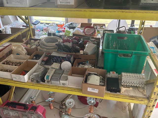 Electronica, spots, schroeven, werkhandschoenen, … - afbeelding 3 van  6