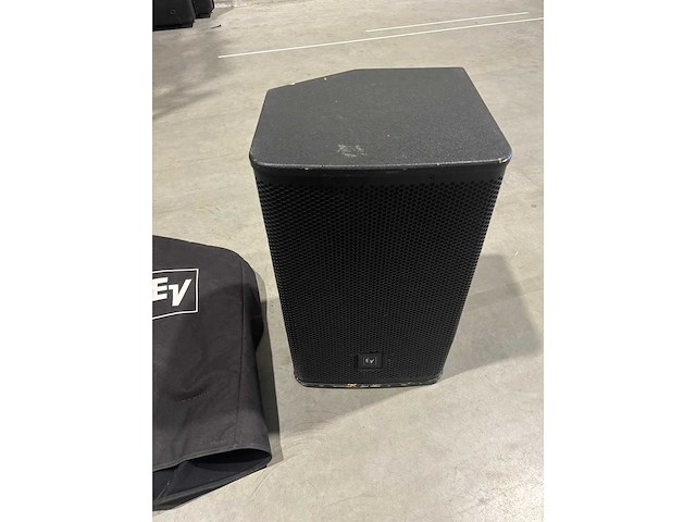 Electrovoice elx 112p - afbeelding 1 van  3