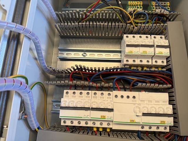 Elektriciteitskast schneider - afbeelding 4 van  5