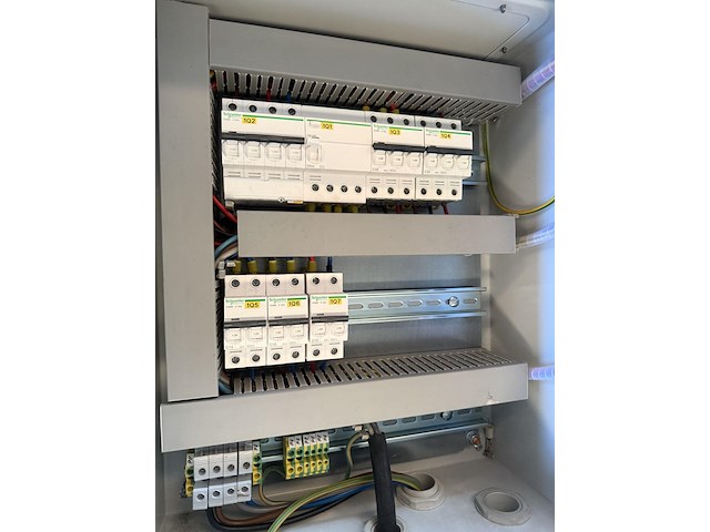 Elektriciteitskast schneider - afbeelding 2 van  4