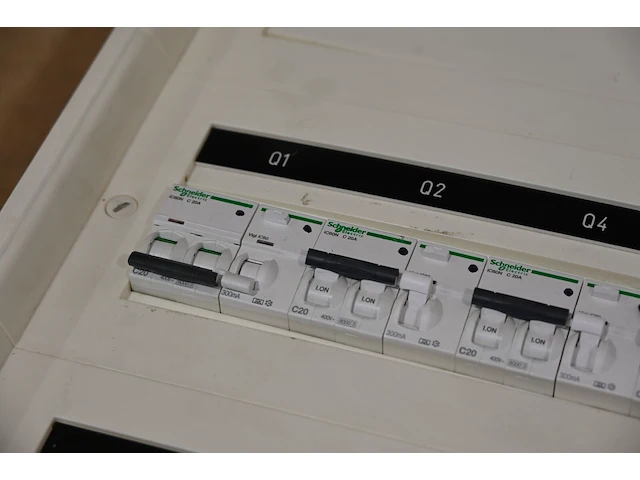 Elektriciteitskast schneider - afbeelding 3 van  5