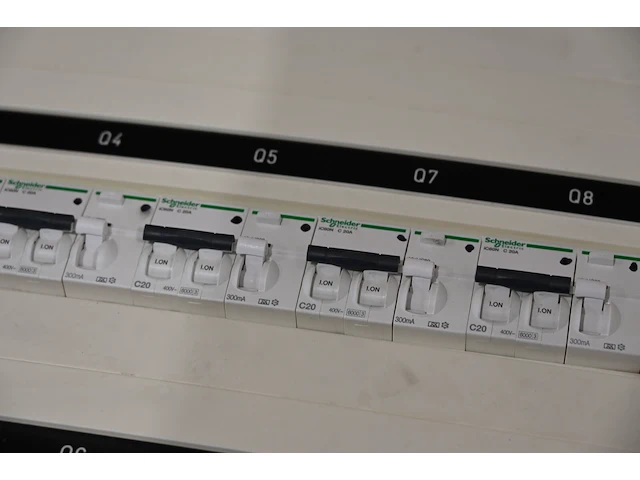 Elektriciteitskast schneider - afbeelding 4 van  5