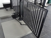 Elektrisch metalen poortje - afbeelding 2 van  4