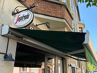 Elektrisch uitschuifbaar zonnescherm - afbeelding 3 van  4