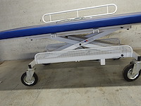 Elektrisch verrijdbare massagetafel - afbeelding 3 van  4