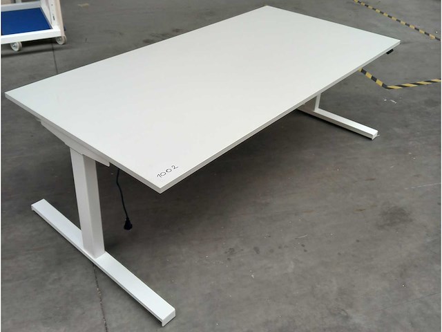 Elektrisch verstelbaar zit-sta bureau (v2) - afbeelding 1 van  5