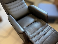 Elektrisch verstelbare relaxfauteuil in leer - afbeelding 2 van  3