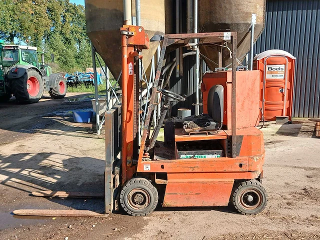 Elektrische 4-wiel vorkheftruck met acculader - afbeelding 12 van  22