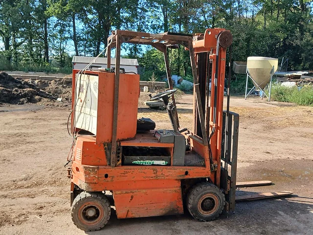 Elektrische 4-wiel vorkheftruck met acculader - afbeelding 16 van  22