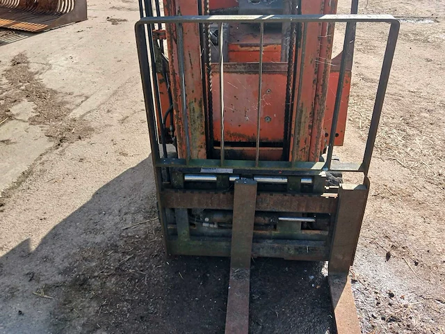 Elektrische 4-wiel vorkheftruck met acculader - afbeelding 19 van  22