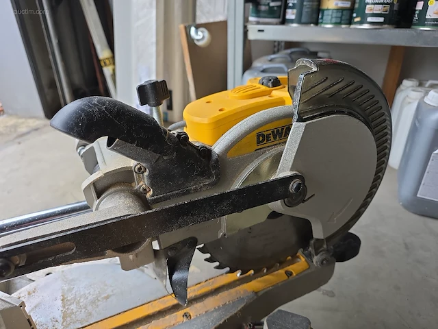 Elektrische afkortzaag dewalt - afbeelding 2 van  5