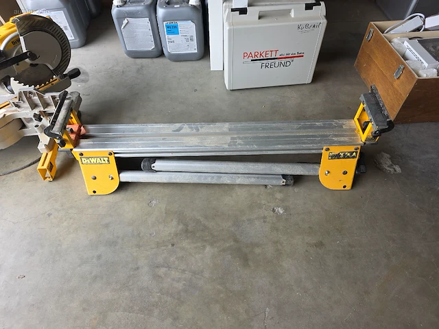 Elektrische afkortzaag dewalt - afbeelding 4 van  5