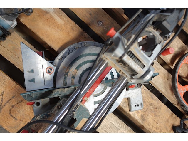 Elektrische afkortzaagmachine bosch - afbeelding 2 van  4