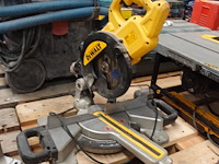 Elektrische afkortzaagmachine dewalt - afbeelding 2 van  3
