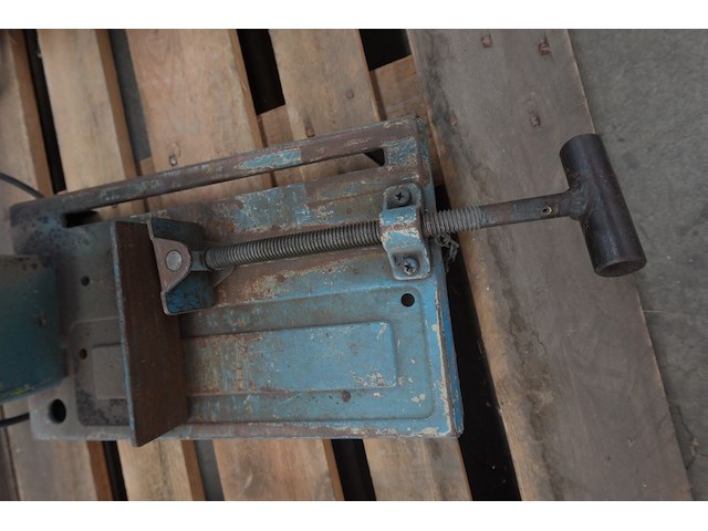 Elektrische afkortzaagmachine makita - afbeelding 4 van  5
