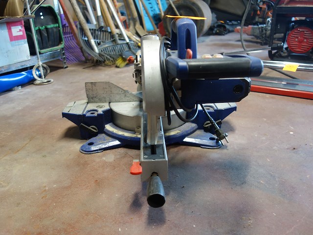 Elektrische afkortzaagmachine metabo - afbeelding 3 van  4