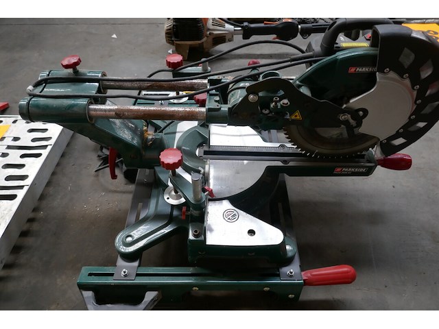 Elektrische afkortzaagmachine parkside - afbeelding 6 van  9