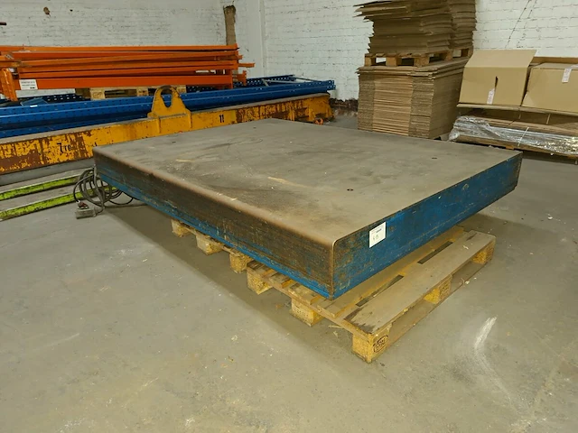 Elektrische arma schaarheftafel - afbeelding 1 van  4