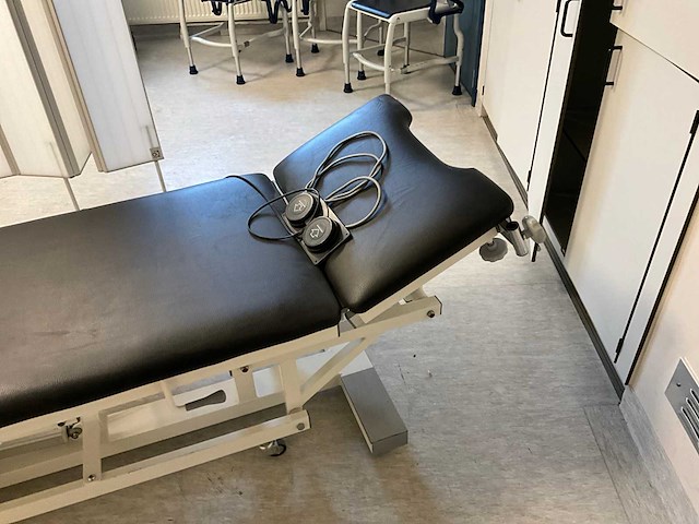 Elektrische behandelbank - afbeelding 3 van  7