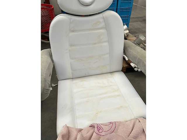 Elektrische behandelstoel - afbeelding 9 van  10