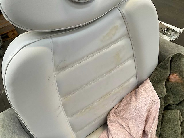 Elektrische behandelstoel - afbeelding 5 van  10