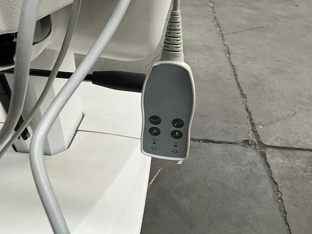 Elektrische behandelstoel - afbeelding 7 van  10