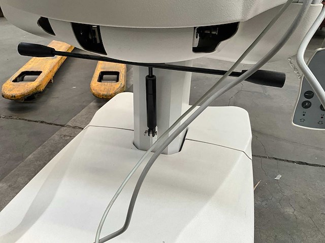 Elektrische behandelstoel - afbeelding 8 van  10