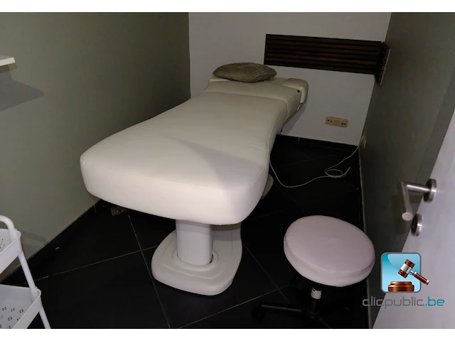 Elektrische behandeltafel voor verzorging en massage - afbeelding 1 van  14