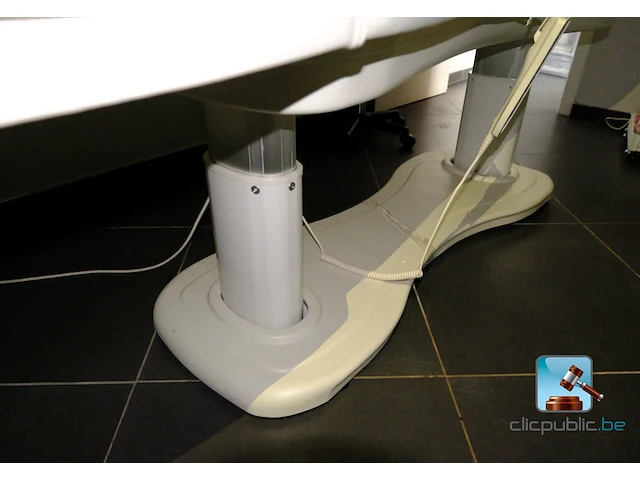 Elektrische behandeltafel voor verzorging en massage - afbeelding 11 van  14