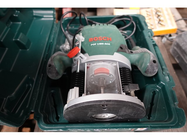 Elektrische bovenfrees bosch - afbeelding 4 van  7