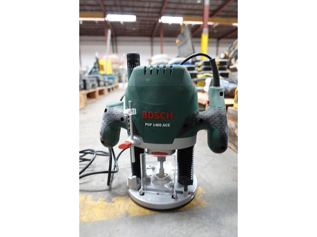 Elektrische bovenfrees bosch - afbeelding 7 van  7