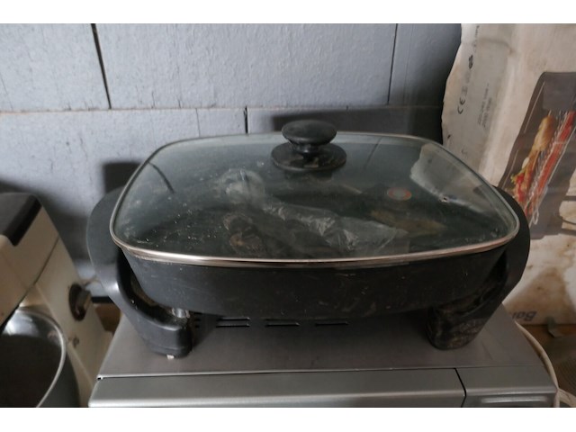 Elektrische braadpan + microgolfoven - afbeelding 2 van  3