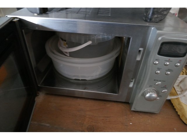 Elektrische braadpan + microgolfoven - afbeelding 3 van  3