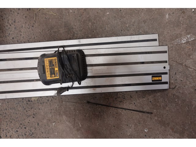 Elektrische cirkelzaagmachine + accu schroefmachine - afbeelding 8 van  8