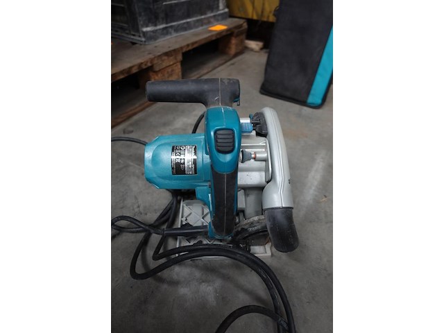 Elektrische cirkelzaagmachine makita - afbeelding 4 van  6