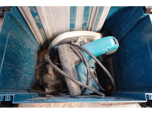 Elektrische cirkelzaagmachine makita - afbeelding 1 van  3