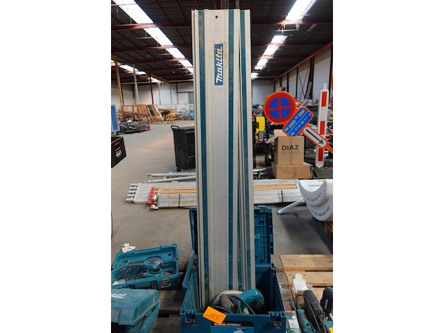 Elektrische cirkelzaagmachine makita - afbeelding 2 van  3