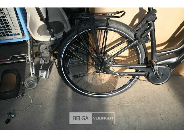Elektrische damesfiets bergamont - afbeelding 2 van  4