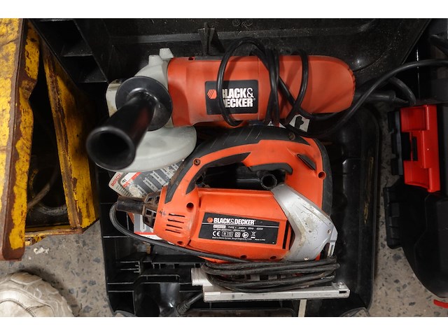 Elektrische decoupeerzaag + haakse slijper black & decker - afbeelding 2 van  6