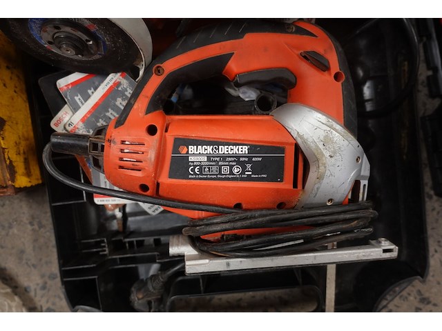 Elektrische decoupeerzaag + haakse slijper black & decker - afbeelding 6 van  6