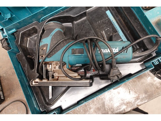 Elektrische decoupeerzaag makita - afbeelding 2 van  3