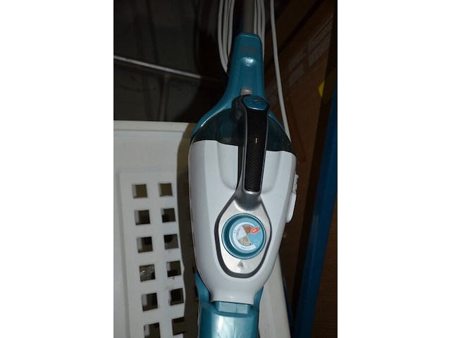 Elektrische dweil black&decker , wekker, weegschaal, wasmand, partij kommen, schalen en potjes - afbeelding 4 van  15