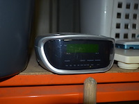 Elektrische dweil black&decker , wekker, weegschaal, wasmand, partij kommen, schalen en potjes - afbeelding 5 van  15