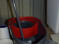 Elektrische dweil black&decker , wekker, weegschaal, wasmand, partij kommen, schalen en potjes - afbeelding 6 van  15