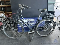 Elektrische fiets batavus, met sleutel, nummer 702-279, lader aanwezig, werking niet gekend