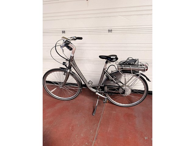 Elektrische fiets batavus - afbeelding 2 van  5