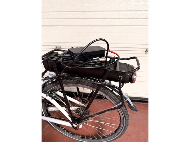 Elektrische fiets - afbeelding 2 van  4