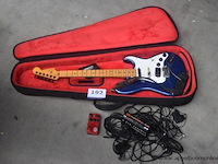 Elektrische gitaar fender, met toebehoren, serienummer us22064269, werking niet gekend - afbeelding 1 van  6