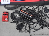 Elektrische gitaar fender, met toebehoren, serienummer us22064269, werking niet gekend - afbeelding 2 van  6