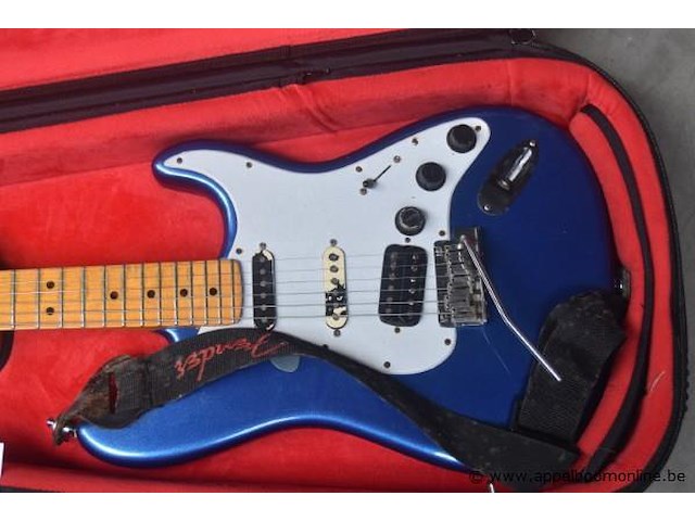 Elektrische gitaar fender, met toebehoren, serienummer us22064269, werking niet gekend - afbeelding 3 van  6